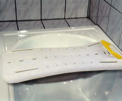 Badewannenbrett - dient zum leichteren bersetzen in die Wanne oder als Sitzflche beim Duschen in der Wanne 61,80EUR