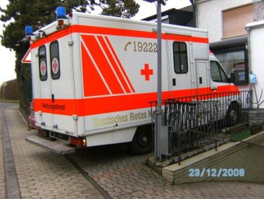 Der Krankenwagen der zum Massage-Mobil wird